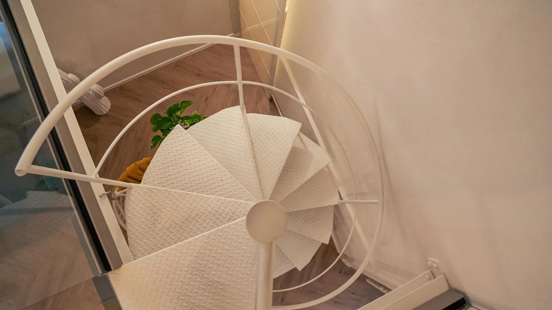 Modern Design Apartment In Historical City Center Catane