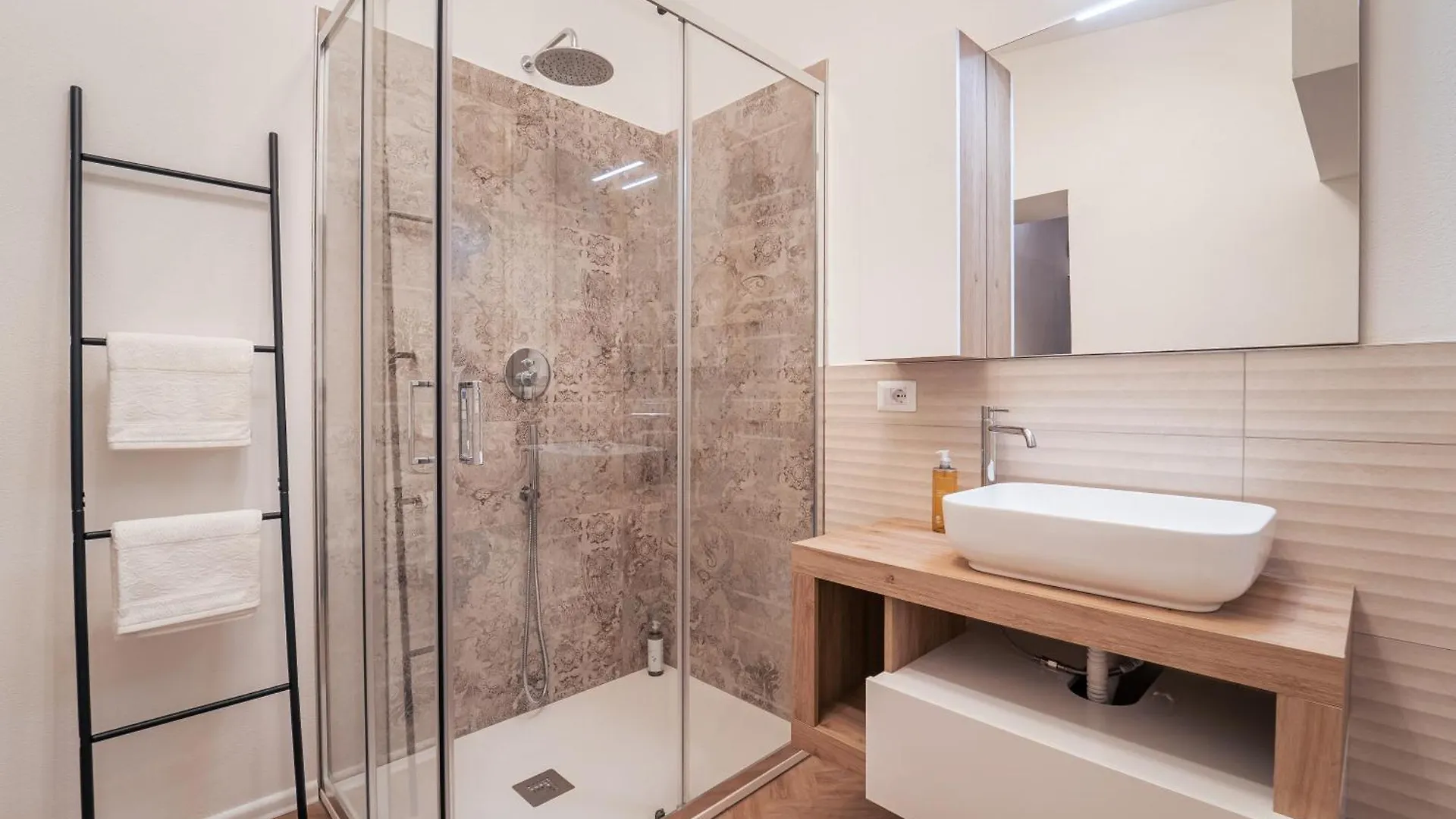 Modern Design Apartment In Historical City Center Catane 0*,  Italie