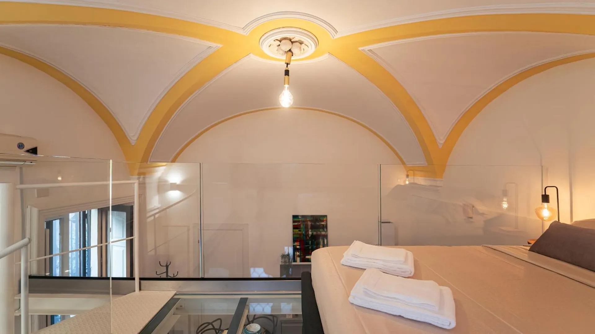 Modern Design Apartment In Historical City Center Catane