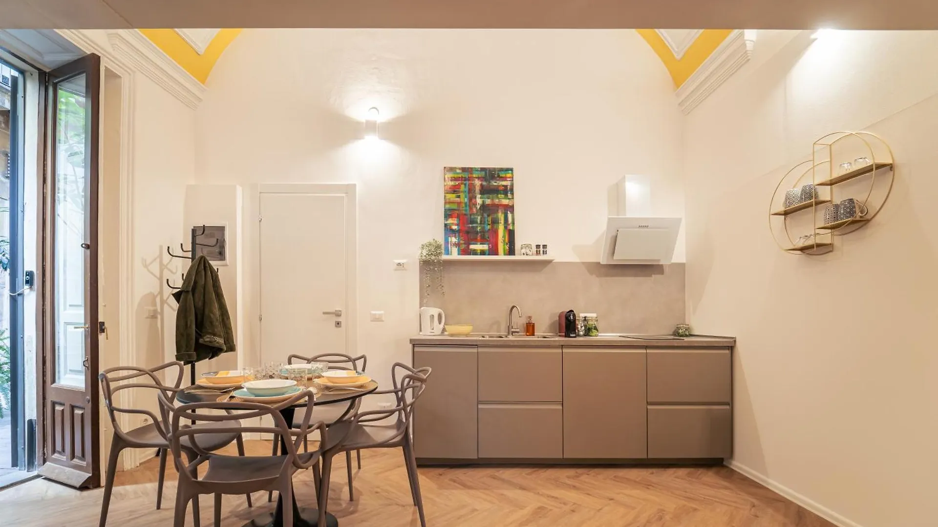 Modern Design Apartment In Historical City Center Catane